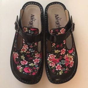 Alegria Classic Black Vintage Floral